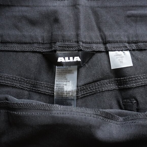 ALIA, Size 16, Lot #:44 - Picture 8 of 8